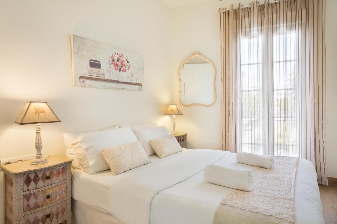 Sitges Spaces Beach House-4 bedrooms, 3 Bathrooms, Large Terrace, Jacuzzi, Center-Beach Exterior foto